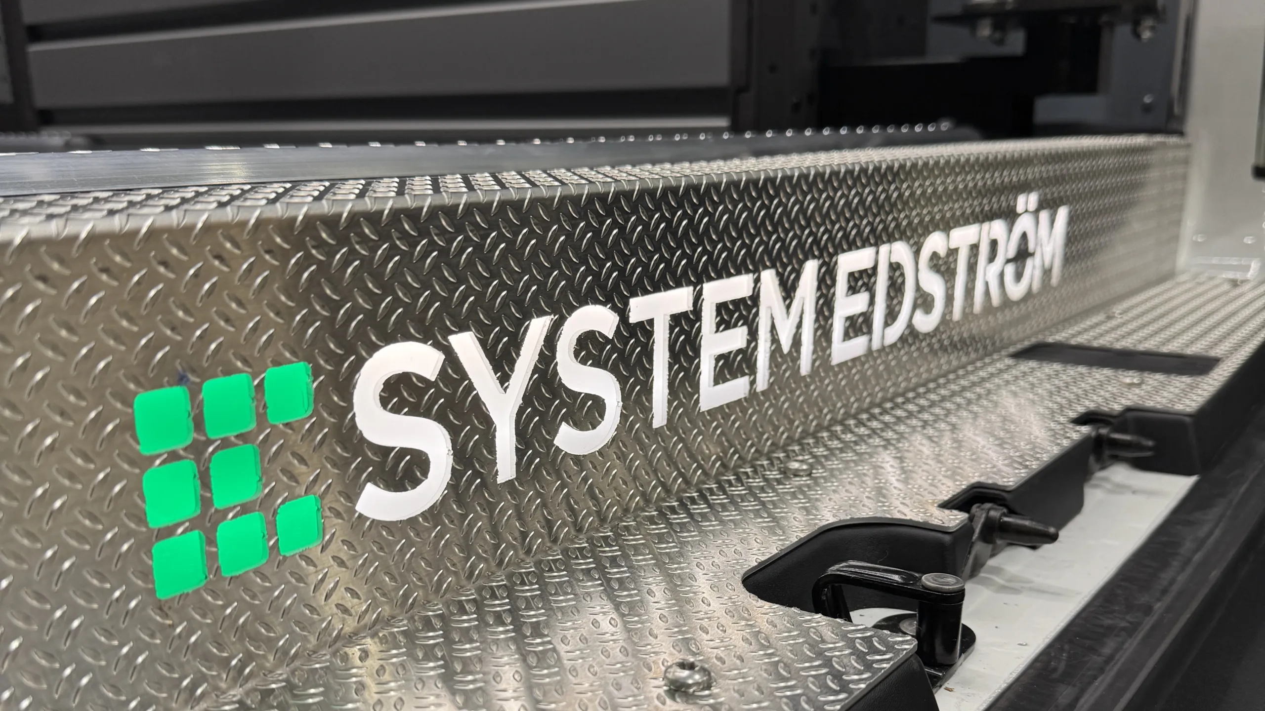 Edstrom_stål Ergonomic van racking